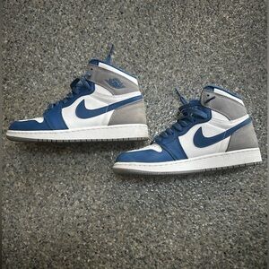Air Jordan 1 Retro High OG True Blue (FD1437-410) 6.5Y